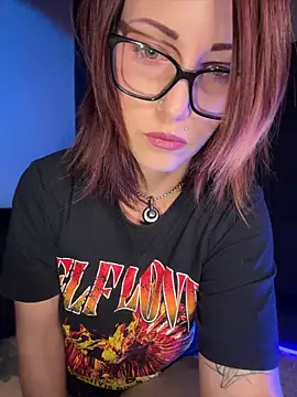 Snapshot of Astoria_Moon chatting on 04.23.26 Astoria Moon online show from 04.23.26