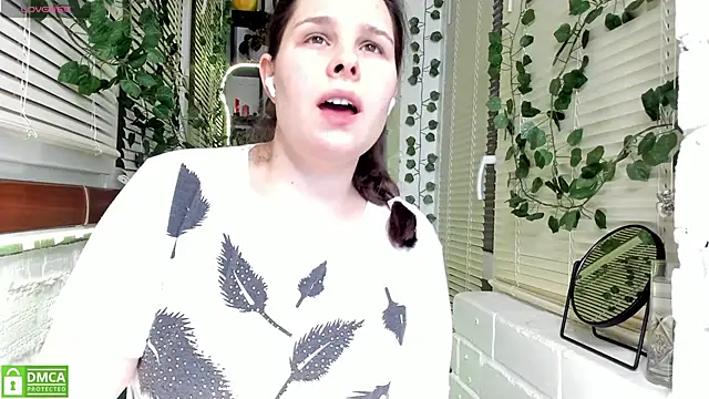 Snapshot of Candys_booty chatting on 12.14.24 Candys booty online show from 12.14.24