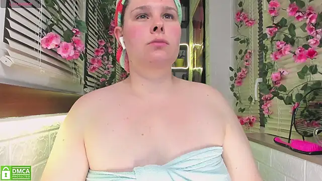 Snapshot of Candys_booty chatting on 05.14.26 Candys booty online show from 05.14.26