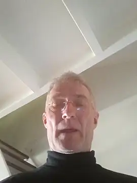 Snapshot of 60philippe chatting on 02.27.25 60philippe online show from 02.27.25