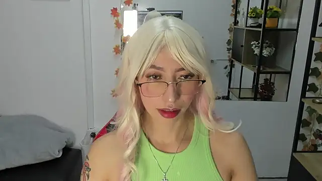 LilithCooperr  online show from 11.22.25