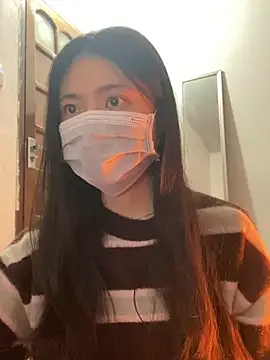 Snapshot of -hanime- chatting on 12.16.24 -hanime- online show from 12.16.24