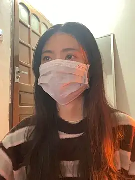 Snapshot of -hanime- chatting on 12.17.24 -hanime- online show from 12.17.24