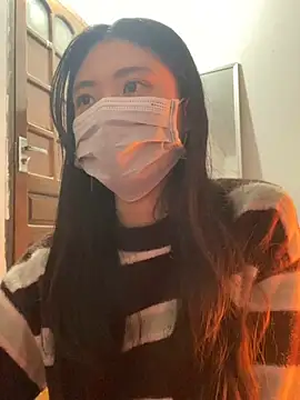 Snapshot of -hanime- chatting on 12.18.24 -hanime- online show from 12.18.24