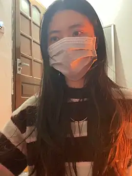 Snapshot of -hanime- chatting on 12.18.24 -hanime- online show from 12.18.24