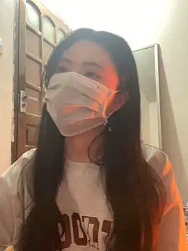 Snapshot of -hanime- chatting on 12.18.24 -hanime- online show from 12.18.24