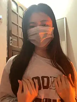 Snapshot of -hanime- chatting on 12.18.24 -hanime- online show from 12.18.24