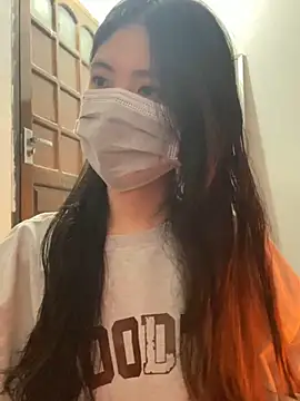 Snapshot of -hanime- chatting on 12.19.24 -hanime- online show from 12.19.24