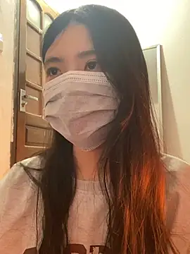 Snapshot of -hanime- chatting on 12.20.24 -hanime- online show from 12.20.24