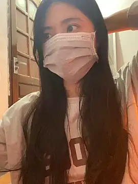 Snapshot of -hanime- chatting on 12.21.24 -hanime- online show from 12.21.24