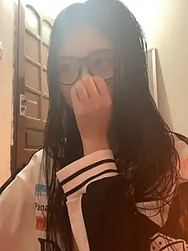 Snapshot of -hanime- chatting on 12.23.24 -hanime- online show from 12.23.24