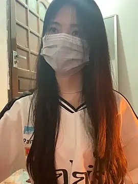 Snapshot of -hanime- chatting on 12.23.24 -hanime- online show from 12.23.24