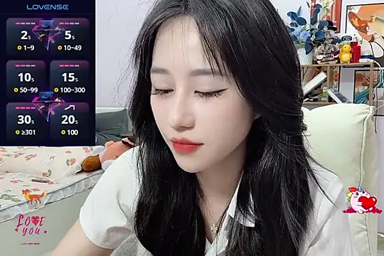  LLisa  online show from 01.05.25