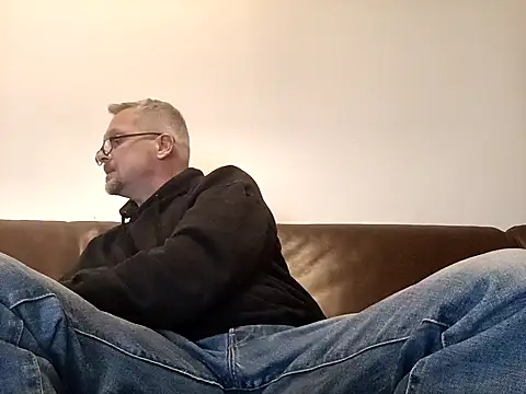 Heidemensch online show from 01.28.25