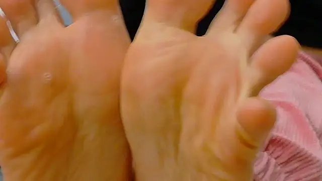 Snapshot of goddessagatha chatting on 04.27.26 goddessagatha online show from 04.27.26