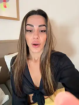 Snapshot of Alisa-Marie chatting on 11.15.25 Alisa-Marie online show from 11.15.25