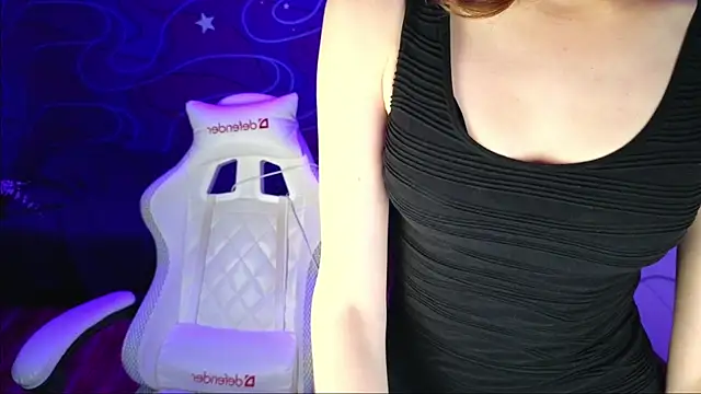 Snapshot of Goddessasty chatting on 09.10.25 Goddessasty online show from 09.10.25