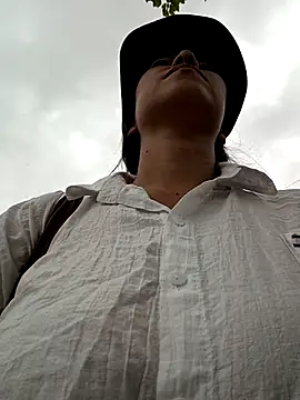 2HotAsain4u online show from 09.25.25