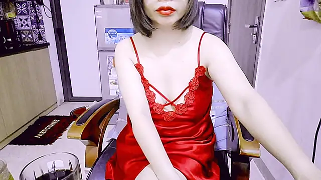 Snapshot of Miu-Le chatting on 04.21.26 Miu-Le online show from 04.21.26