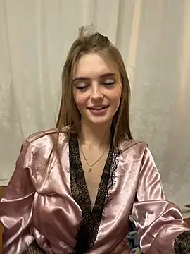 lovelly molly online show from 02.05.25