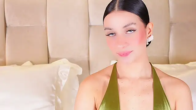 KiraKayleigh1 online show from 12.18.25