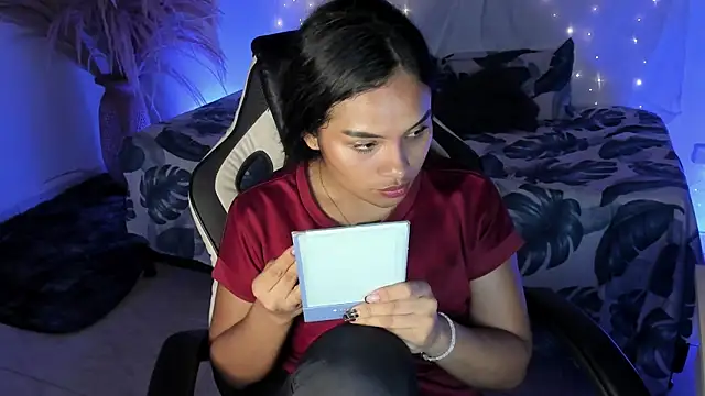 Riana Kean online show from 04.15.26