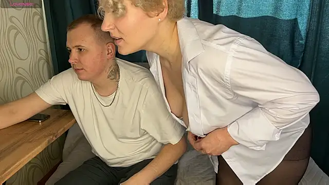 MrMrsRight online show from 03.19.25