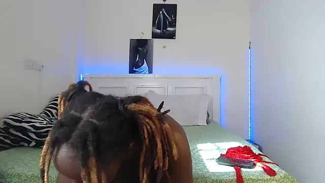 Snapshot of libra_goddess chatting on 10.20.25 libra goddess online show from 10.20.25
