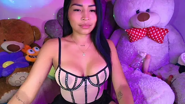 Snapshot of Pocahontascute_33 chatting on 06.25.26 Pocahontascute 33 online show from 06.25.26