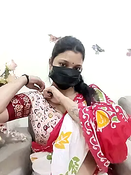 Snapshot of Beauty-khan chatting on 11.15.25 Beauty-khan online show from 11.15.25
