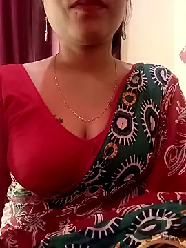 Snapshot of Beauty-khan chatting on 12.14.25 Beauty-khan online show from 12.14.25