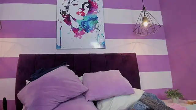 Snapshot of Alli_cooper chatting on 12.04.24 Alli cooper online show from 12.04.24