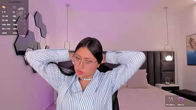 AmberLewis  online show from 10.17.25