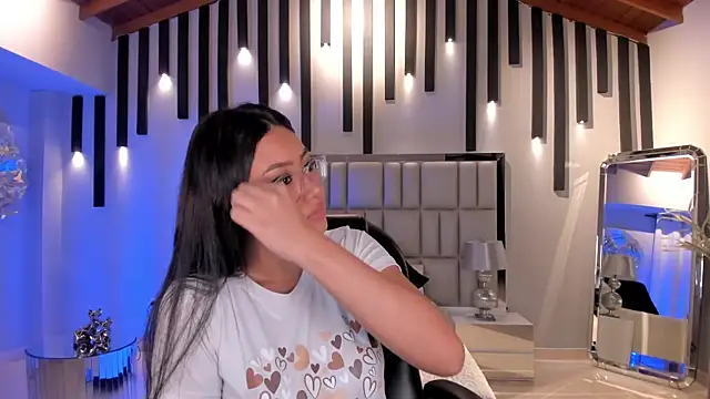 AmberLewis  online show from 11.05.25