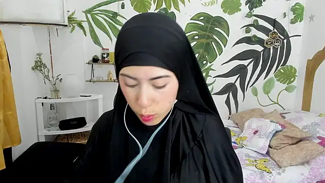 chaymae nah  online show from 10.19.25