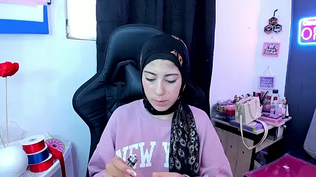 Snapshot of chaymae_nah_ chatting on 04.22.26 chaymae nah online show from 04.22.26