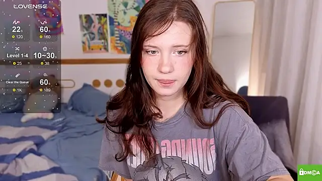 Snapshot of HanahCute chatting on 11.15.25 HanahCute online show from 11.15.25