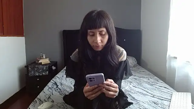 Snapshot of Emilia_1995 chatting on 11.09.25 Emilia 1995 online show from 11.09.25