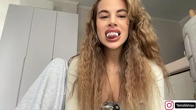 diffgirls2 online show from 09.29.25