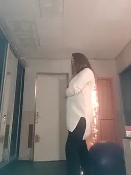 Evelina cute online show from 11.25.25