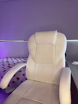 nyna 1 online show from 09.24.25