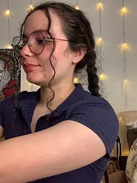 Snapshot of Antoniart_ chatting on 03.09.25 Antoniart online show from 03.09.25