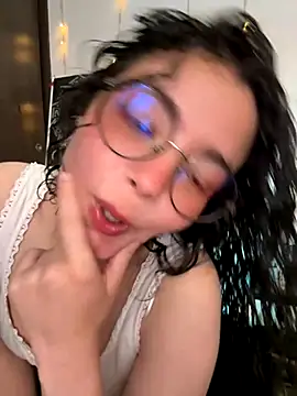 Snapshot of Antoniart_ chatting on 09.24.25 Antoniart online show from 09.24.25