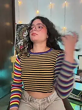 Snapshot of Antoniart_ chatting on 11.25.25 Antoniart online show from 11.25.25