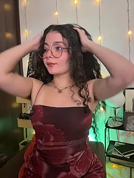 Snapshot of Antoniart_ chatting on 12.15.25 Antoniart online show from 12.15.25