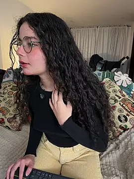 Snapshot of Antoniart_ chatting on 02.18.26 Antoniart online show from 02.18.26