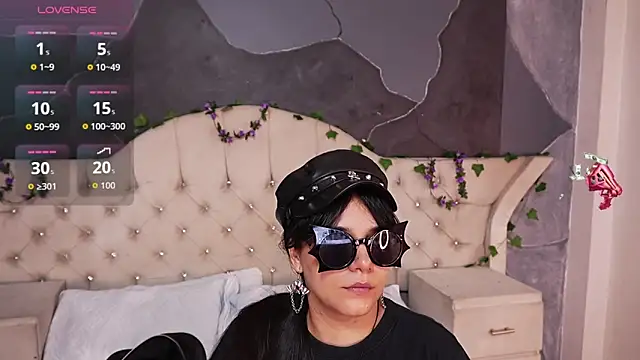 Snapshot of AmberGreyy_ chatting on 04.19.26 AmberGreyy online show from 04.19.26
