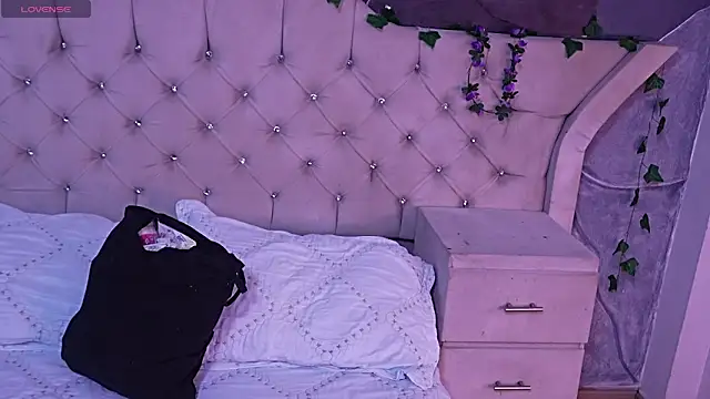 Snapshot of AmberGreyy_ chatting on 04.24.26 AmberGreyy online show from 04.24.26