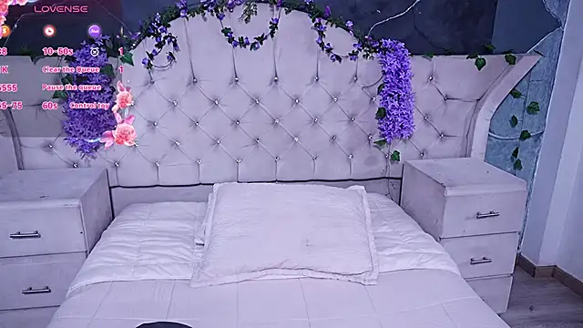 Snapshot of AmberGreyy_ chatting on 05.22.26 AmberGreyy online show from 05.22.26