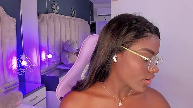 Snapshot of IsabellaBromsS chatting on 01.16.25 IsabellaBromsS online show from 01.16.25